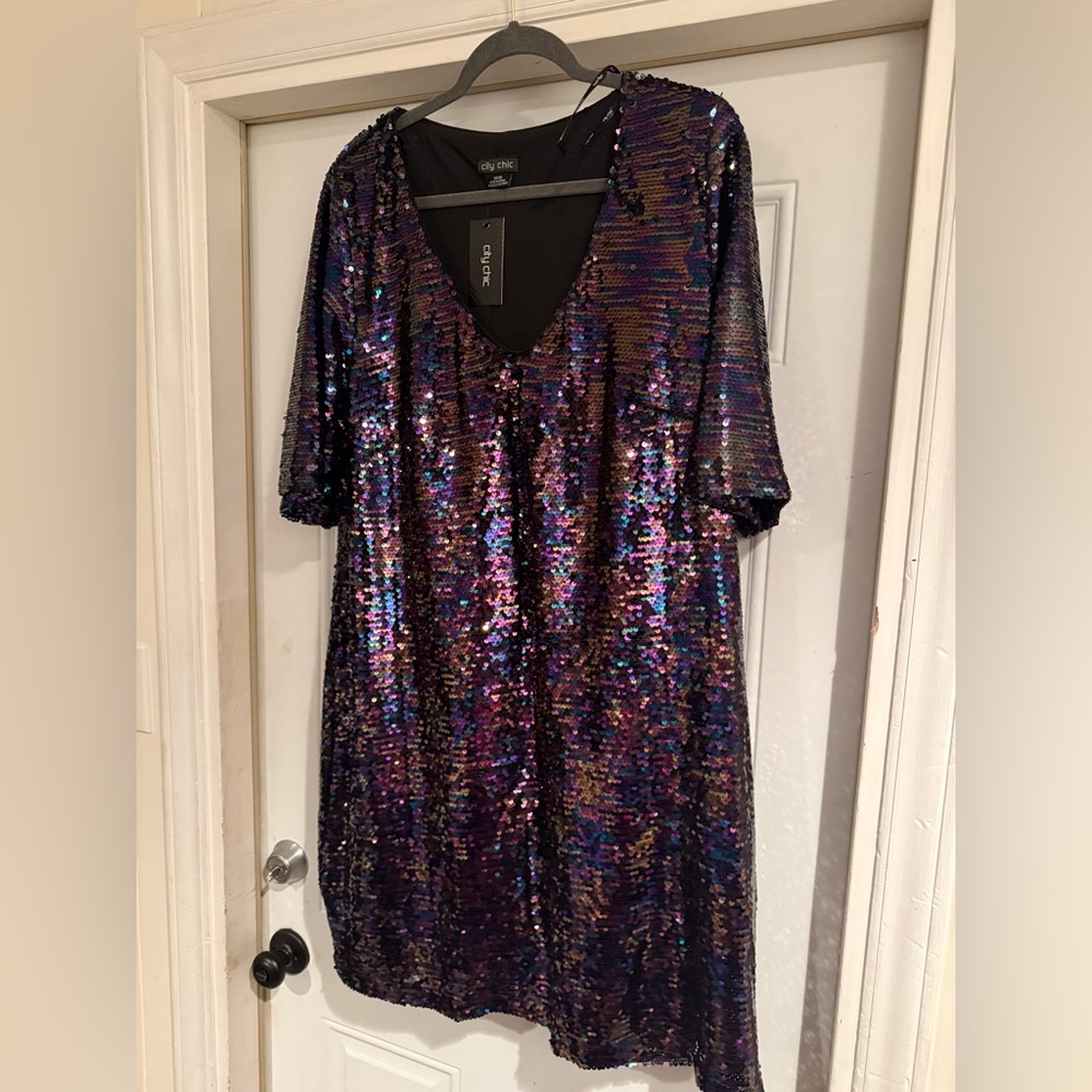 City Chic Sequin V-Neck Dress / Glam Multicolor – Size M / 18 – NWT